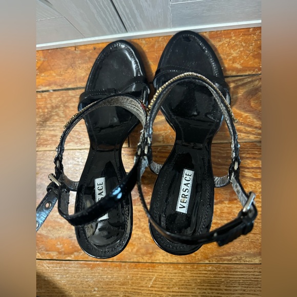 Versace heels like new with box black/rhinestones - Picture 5 of 13